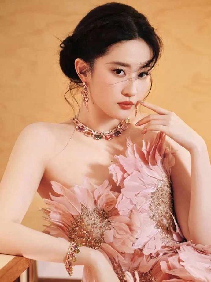 著名演员邓晓光因病离世,曾出演《水浒》《三国演义》,演艺生涯回顾