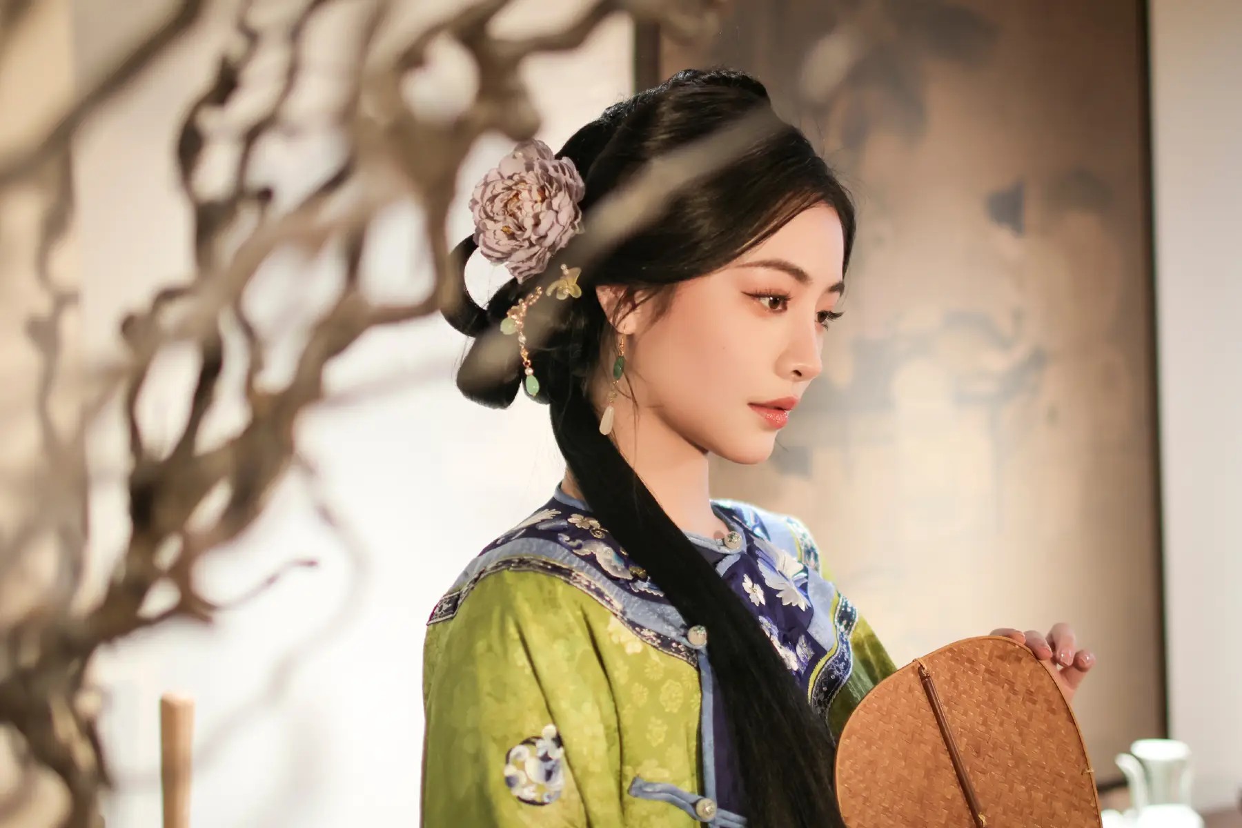 佟大为关悦家庭幸福,女儿们进军演艺圈