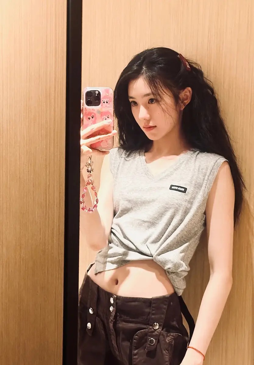 53岁刘钧离婚风波:前妻去年生三胎,孩子均随母姓引热议