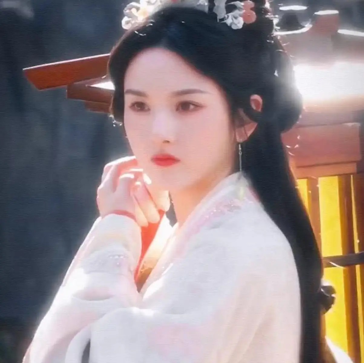 施魏因斯泰格婚姻生变,九年感情破裂,三孩父母何去何从