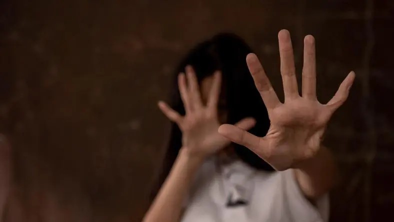 “抠门”的新人,急坏了婚纱城的老板们